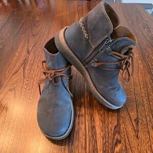 Born Women's Calyn Grey Distressed Suede Leather Opanka Rustic Bootie Sz 7 /38